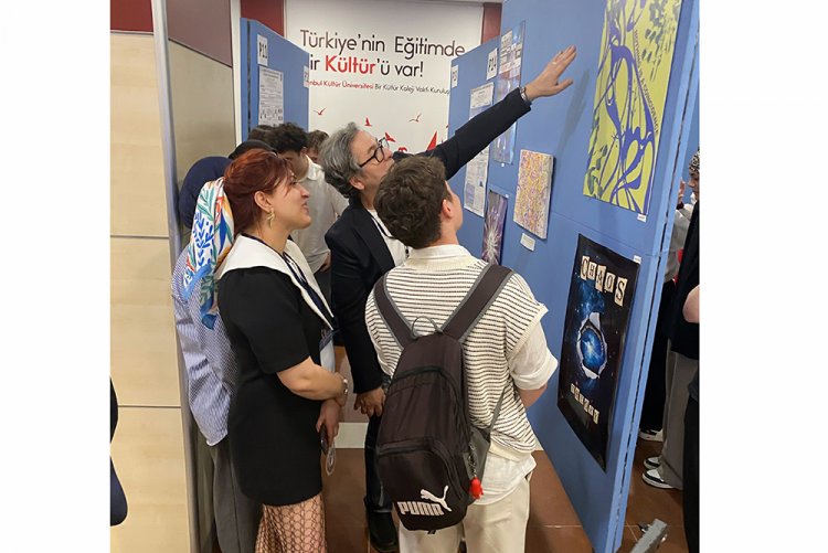 "Kaos ve Karmaşık Sistemler: Sanatın Dinamik Yansımaları Sergisi" Ziyaretçilerle Buluştu