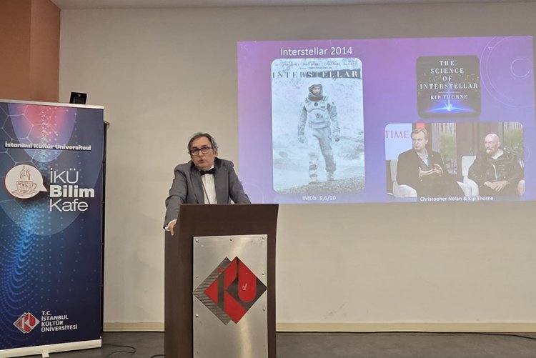 “Zamanın Eğildiği Yer: Einstein’ın Evreninde Bir Yolculuk”