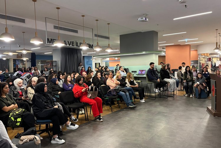 “Zamanın Eğildiği Yer: Einstein’ın Evreninde Bir Yolculuk”