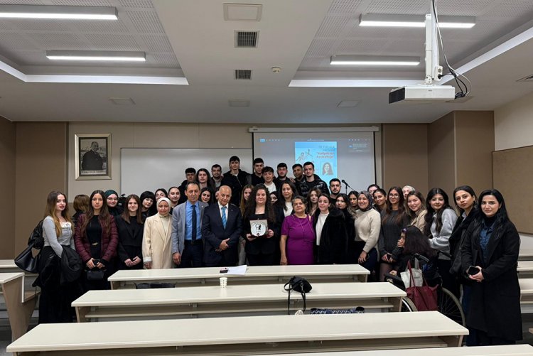 "Bir Yolculuk Hikâyesi: Katiplikten Avukatlığa" 