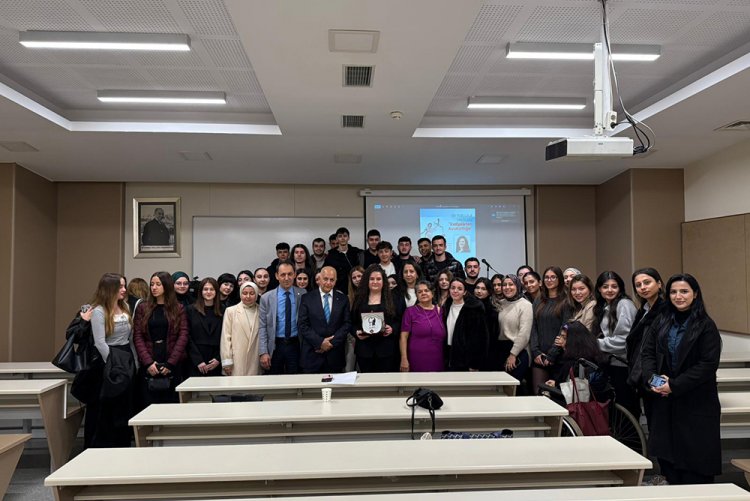 "Bir Yolculuk Hikâyesi: Katiplikten Avukatlığa" 