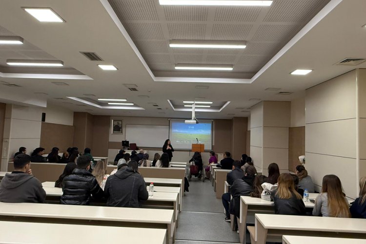 "Bir Yolculuk Hikâyesi: Katiplikten Avukatlığa" 