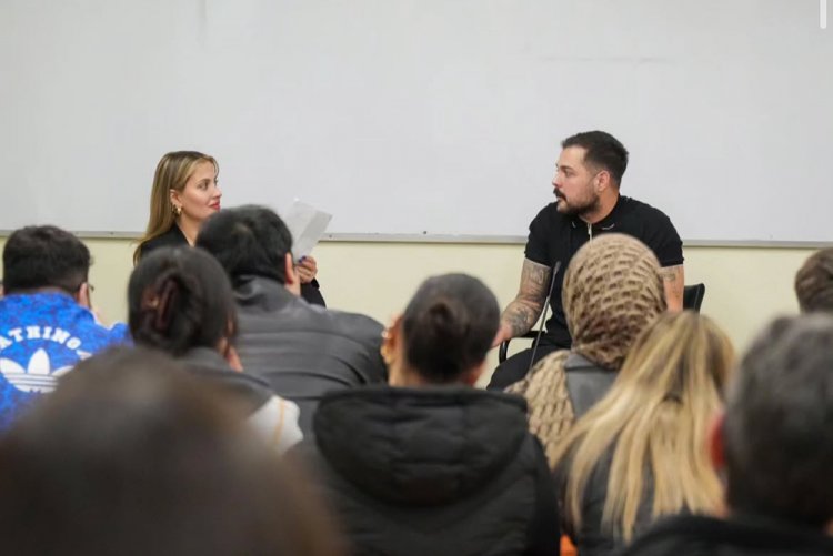 “Uygulamadan Mesleğe: Grafik Tasarımı Deneyimleri”