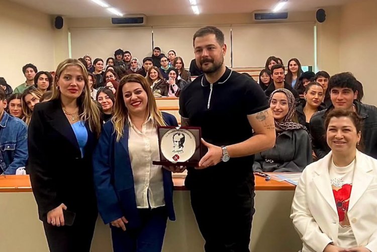 “Uygulamadan Mesleğe: Grafik Tasarımı Deneyimleri”