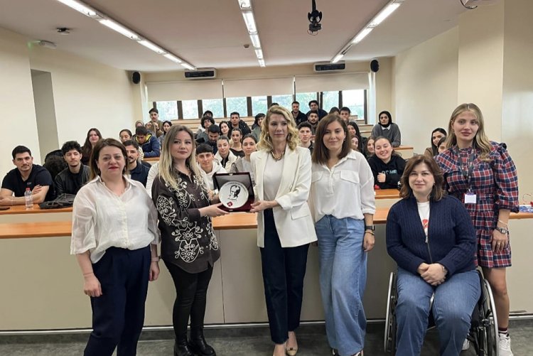 "Kişisel Marka & Dijital Liderlik"