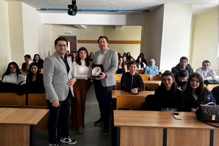 İKÜ Meslek Yüksekokulu, Pendik Medicalpark Hastanesi Kurumsal Tanıtım Müdürü Uğur Gür’ü Ağırladı