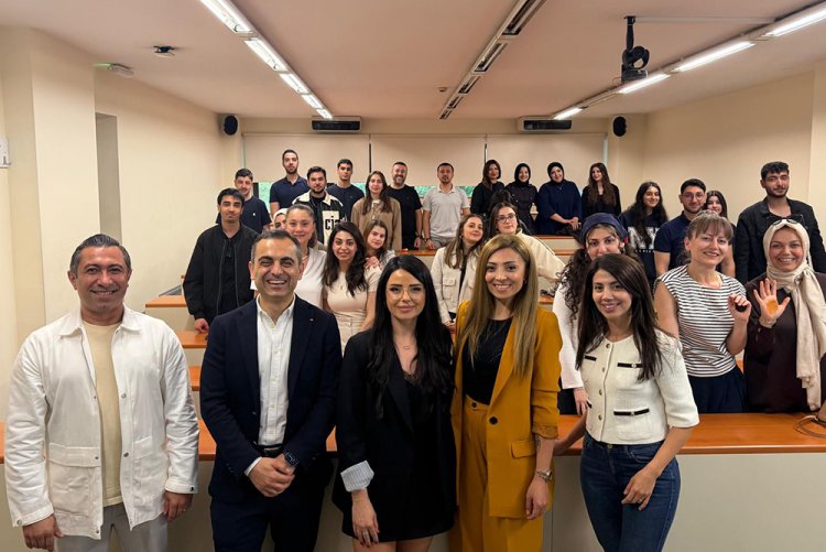 Optisyenlik Programı Öğrencileri ile Optiswiss Firması Yetkilileri Bir Araya Geldi