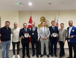 "Gökyüzüne Giden Yol: Kaptan Pilot ve FLIGHT DISPATCHER İş Birliği"