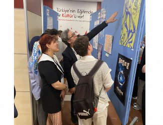 "Kaos ve Karmaşık Sistemler: Sanatın Dinamik Yansımaları Sergisi" Ziyaretçilerle Buluştu
