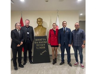 İKÜ Meslek Yüksekokulu, Corm Group Satıştan Sorumlu Yönetim Kurulu Üyesi Onur Kurtay'ı Ağırladı