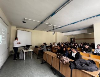 İKÜ Meslek Yüksekokulu, Pendik Medicalpark Hastanesi Kurumsal Tanıtım Müdürü Uğur Gür’ü Ağırladı