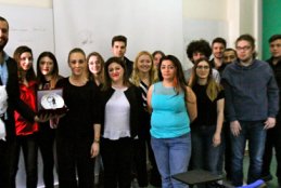 Tunç Elibol ve İstanbul Kültür Üniversitesi (İKÜ) Radyo ve Televizyon Teknolojisi programı öğrencileri